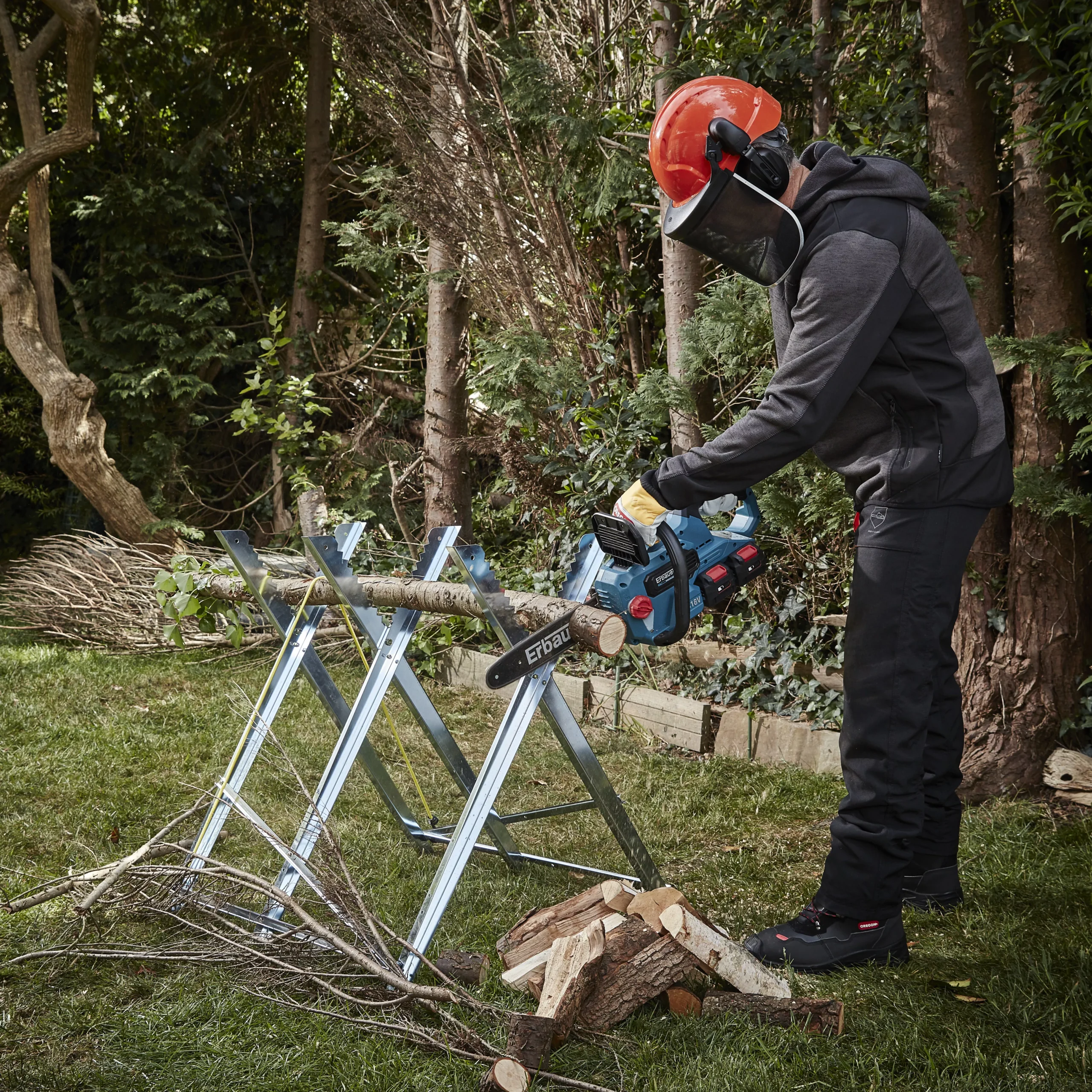 Erbauer ECSG18-Li 18V Cordless 300mm Chainsaw 5 Erbauer ECSG18-Li 18V Cordless 300mm Chainsaw - Image 3