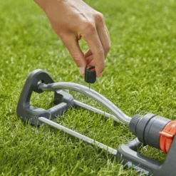 Gardena Aquaroll Oscillating Sprinkler 11 Gardena Aquaroll Oscillating Sprinkler -Greenie Shop gardena aquaroll oscillating sprinkler4066407004160 38c bq