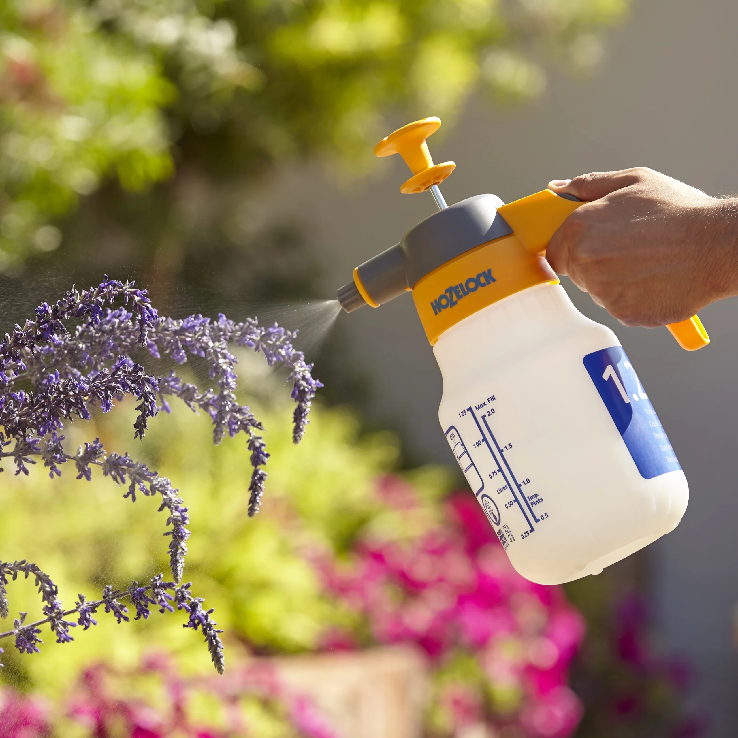 Hozelock Handheld Sprayer, 1.25L 4 Hozelock Handheld Sprayer, 1.25L - Image 2