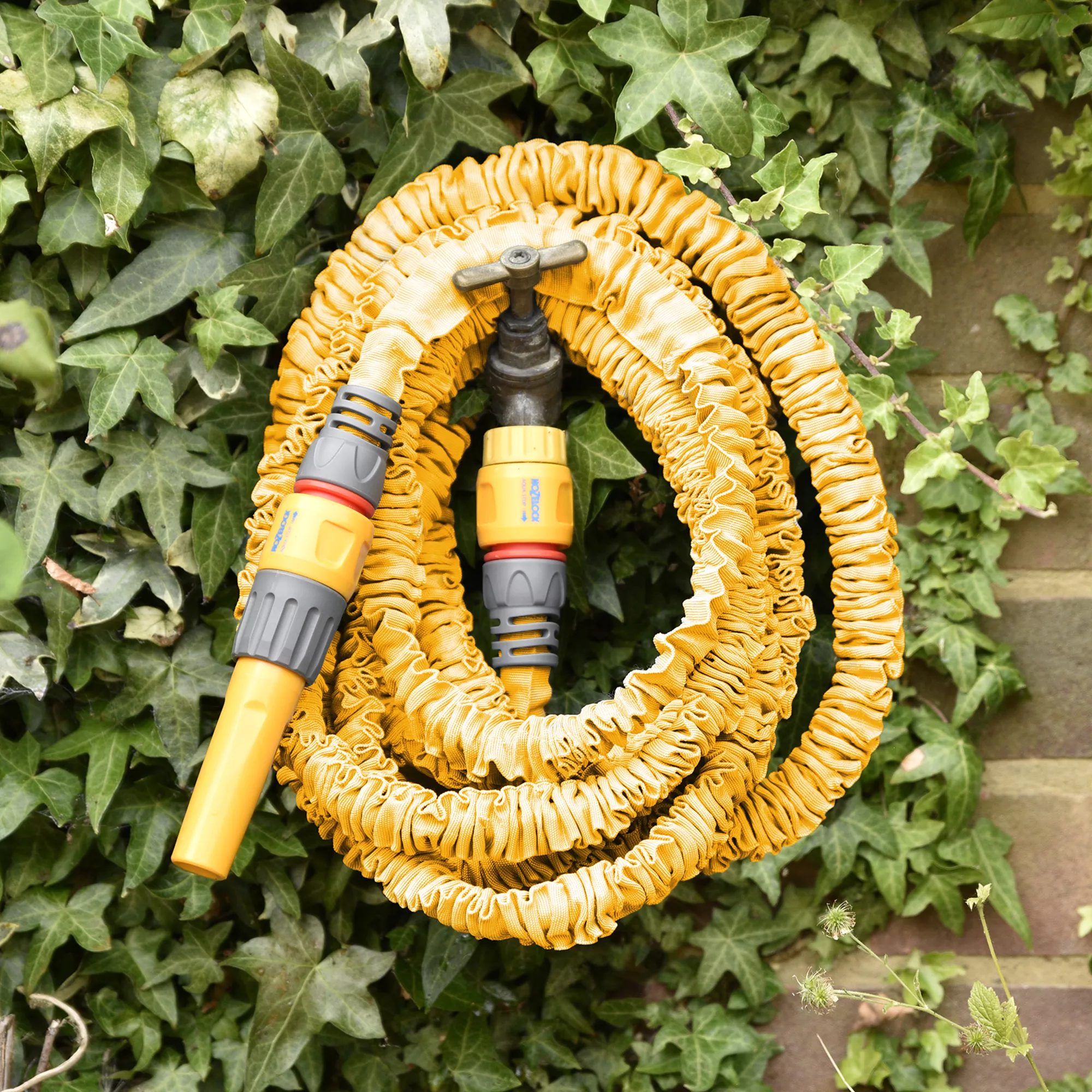 Hozelock Superhoze Flexible Yellow Expanding Hose Pipe (L)15m 5 Hozelock Superhoze Flexible Yellow Expanding Hose Pipe (L)15m - Image 3
