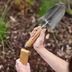 Kent & Stowe Hand Trowels Natural Trowel (H) 320mm X (W) 86mm 9 Kent & Stowe Hand Trowels Natural Trowel (H) 320mm X (W) 86mm -Greenie Shop kent stowe hand trowels natural trowel h 320mm x w 86mm5024160000033 02i bq