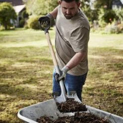 Magnusson Wooden Square D Handle Shovel -Greenie Shop magnusson wooden square d handle shovel5059340086583 01i