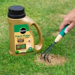 Miracle-Gro Patch Magic Spot Repair 6m² 1.3kg -Greenie Shop miracle gro patch magic spot repair 6m 1 3kg5010272090611 01i bq