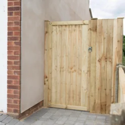 Pine Traditional Gate, (H)1.8m (W)0.92m -Greenie Shop pine traditional gate h 1 8m w 0 92m5013053157473 01i bq