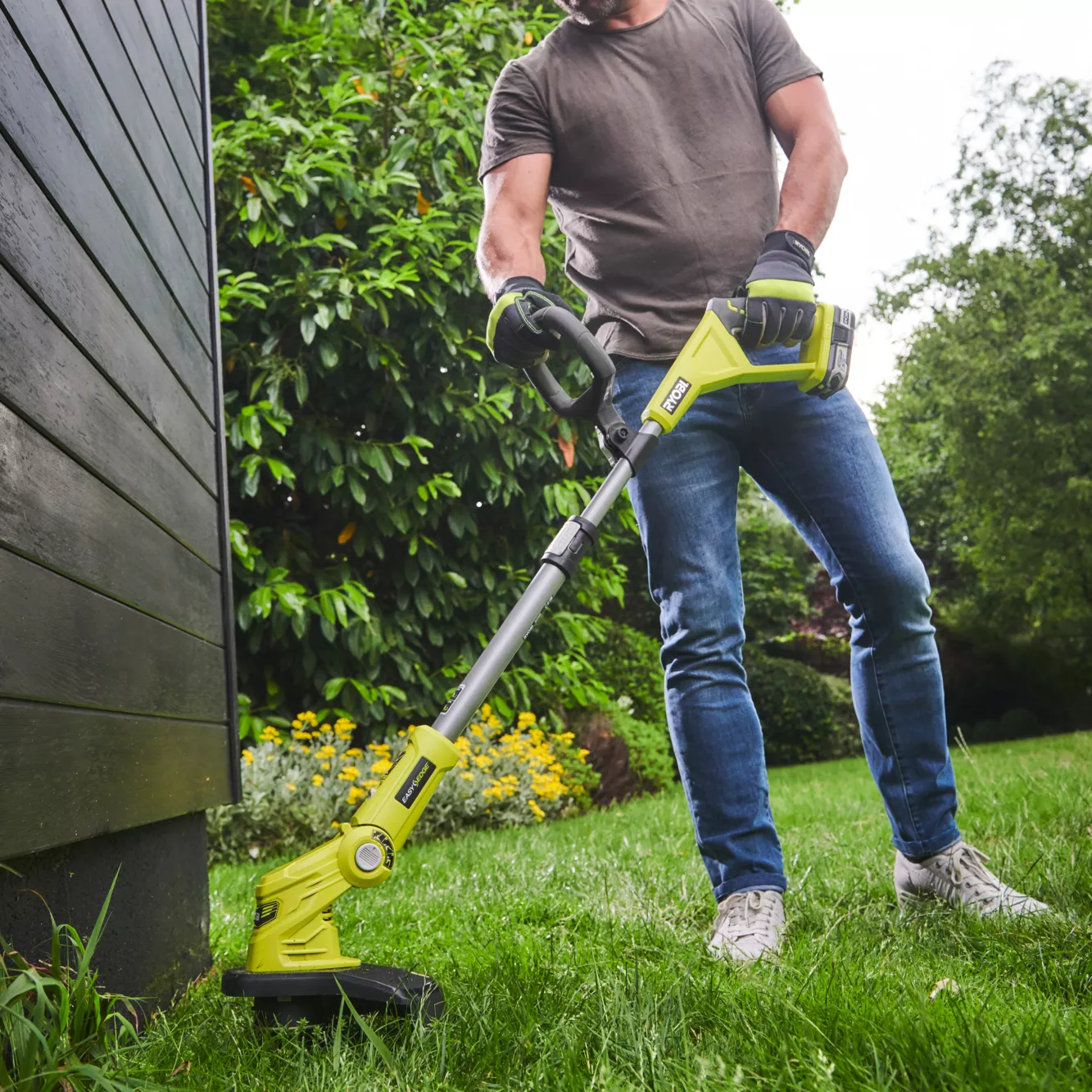 Ryobi ONE+ 18V 300mm Cordless Grass Trimmer RLT183220S 4 Ryobi ONE+ 18V 300mm Cordless Grass Trimmer RLT183220S - Image 2