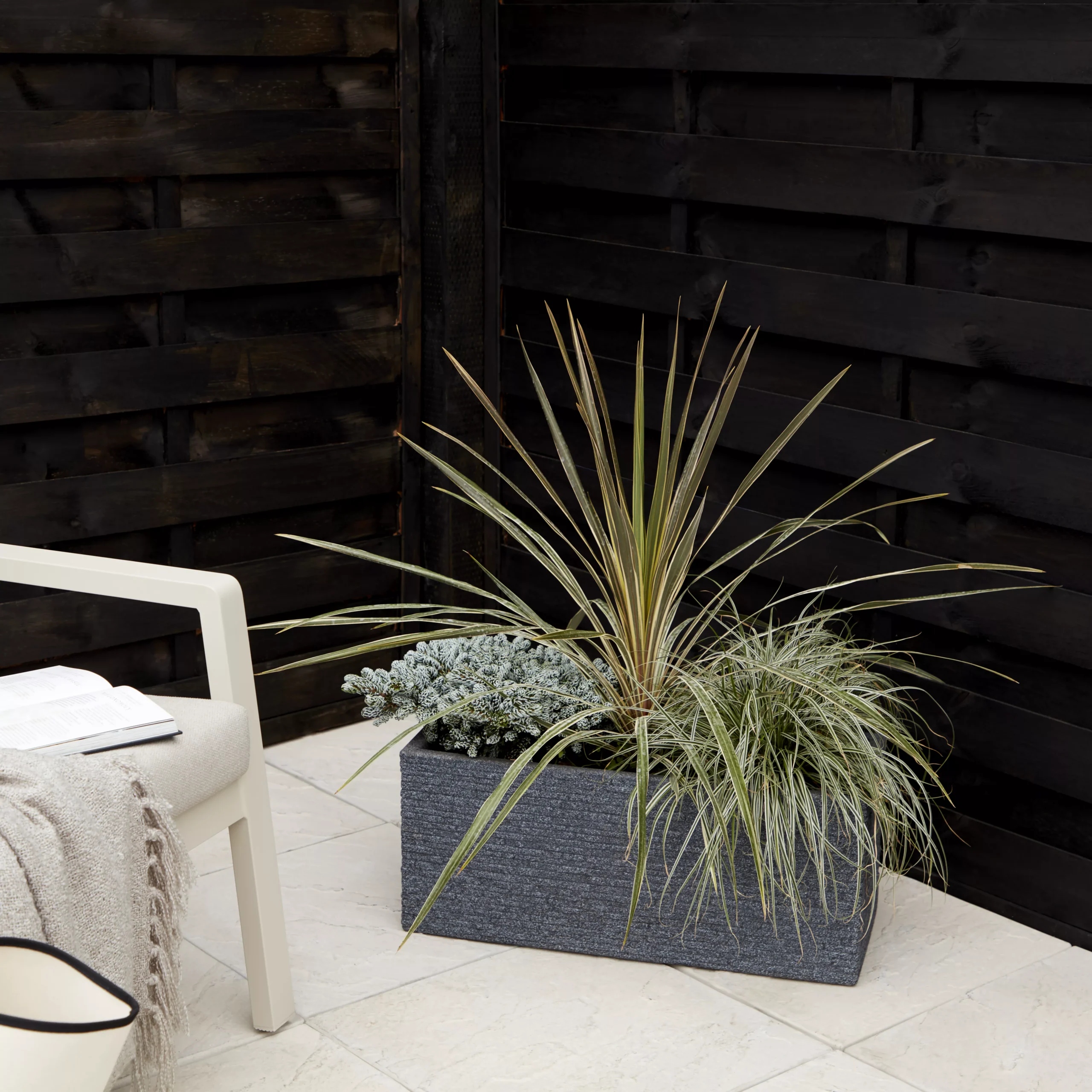 Verve Sinni Grey Rectangular Trough 4 Verve Sinni Grey Rectangular Trough - Image 2